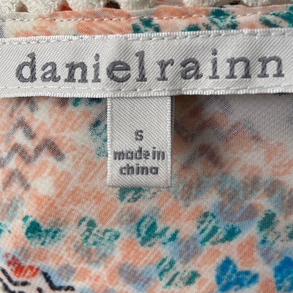 Daniel Rainn women sheer lined tank top adjustable straps blouse. Size S. Used.. - Picture 5 of 8